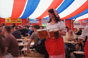 Waitress with steins